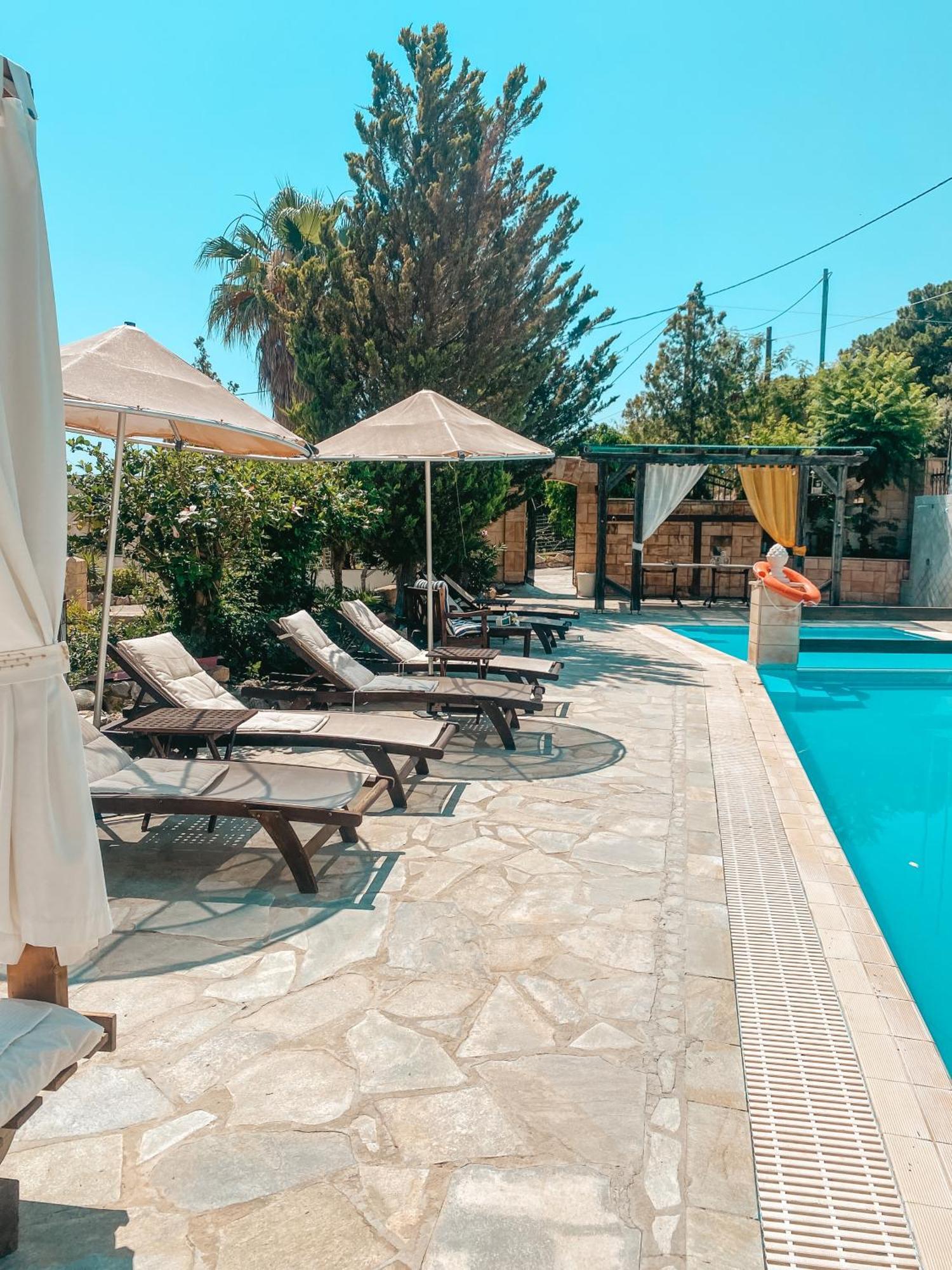 Theonia Villas Pefki Екстериор снимка